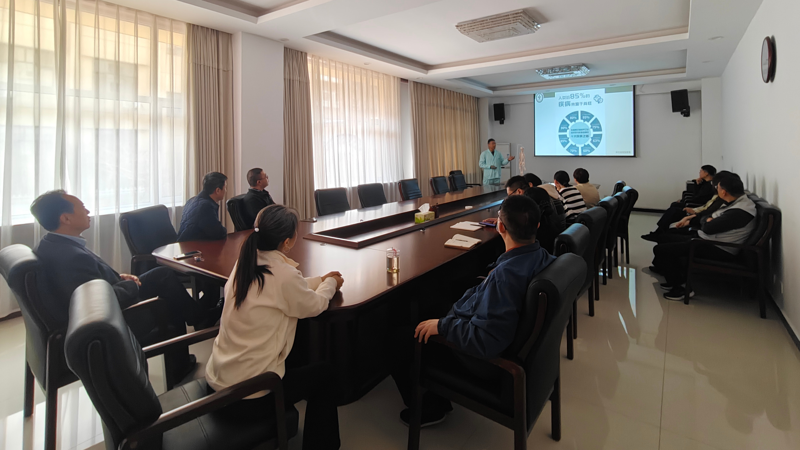 民进省委会、省党派团体事务办联合举办开明健康·正脊行动公益讲座