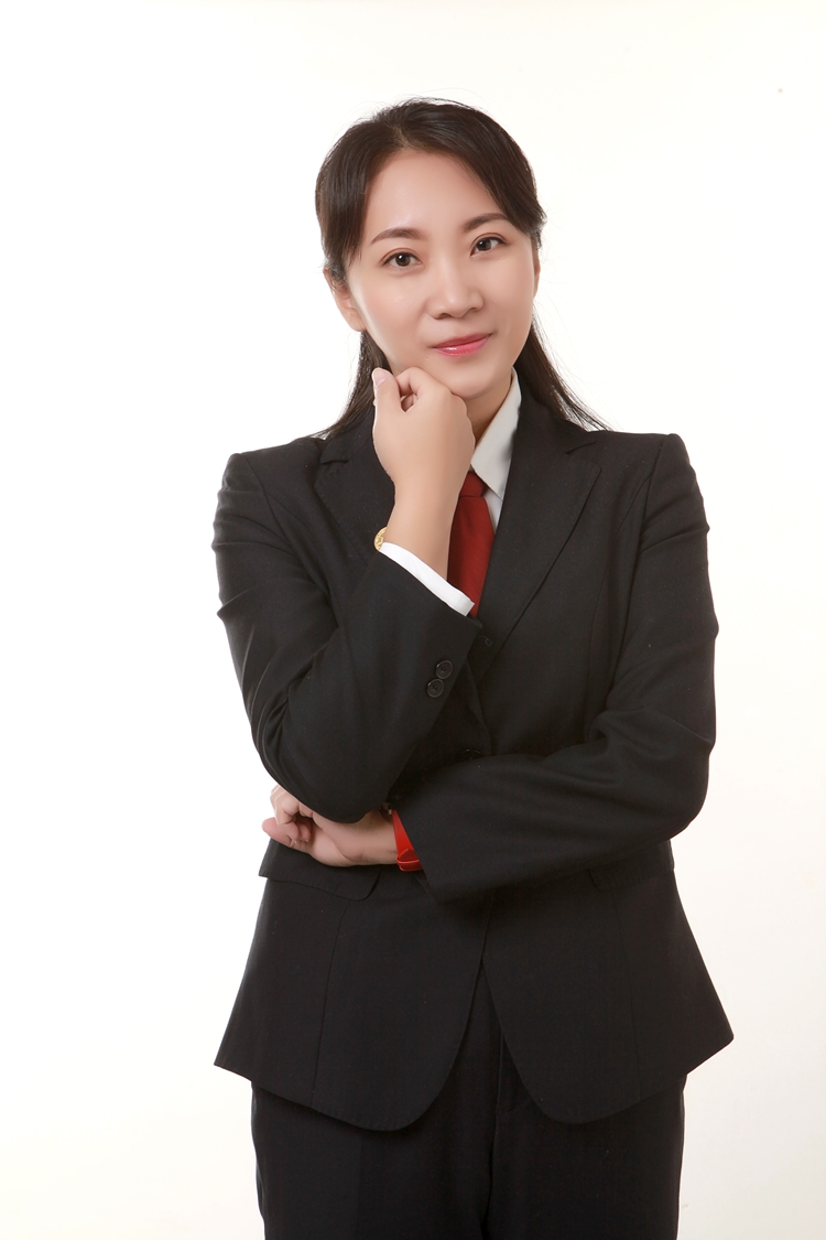 曹珊珊1.jpg