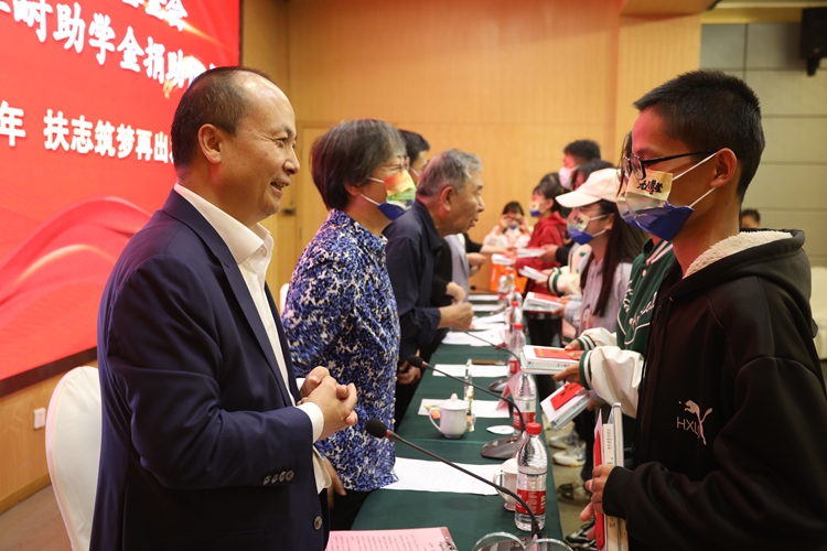 1789003805779050058.jpg 贾锋2.jpg