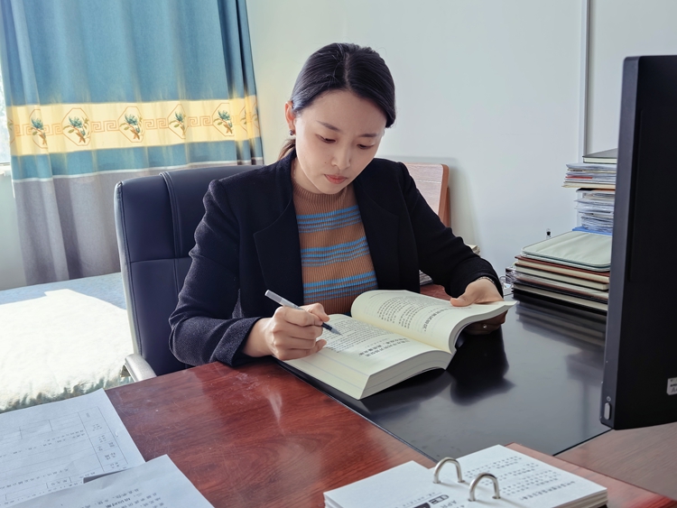 李林林1.jpg